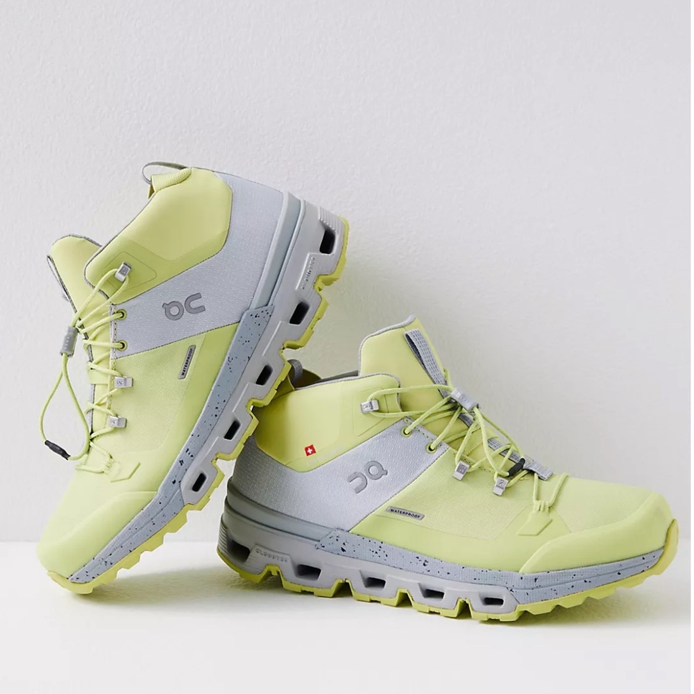 On Running Cloudtrax Waterproof Hiking
Boot -men size 12.5 
Glacier/Zest